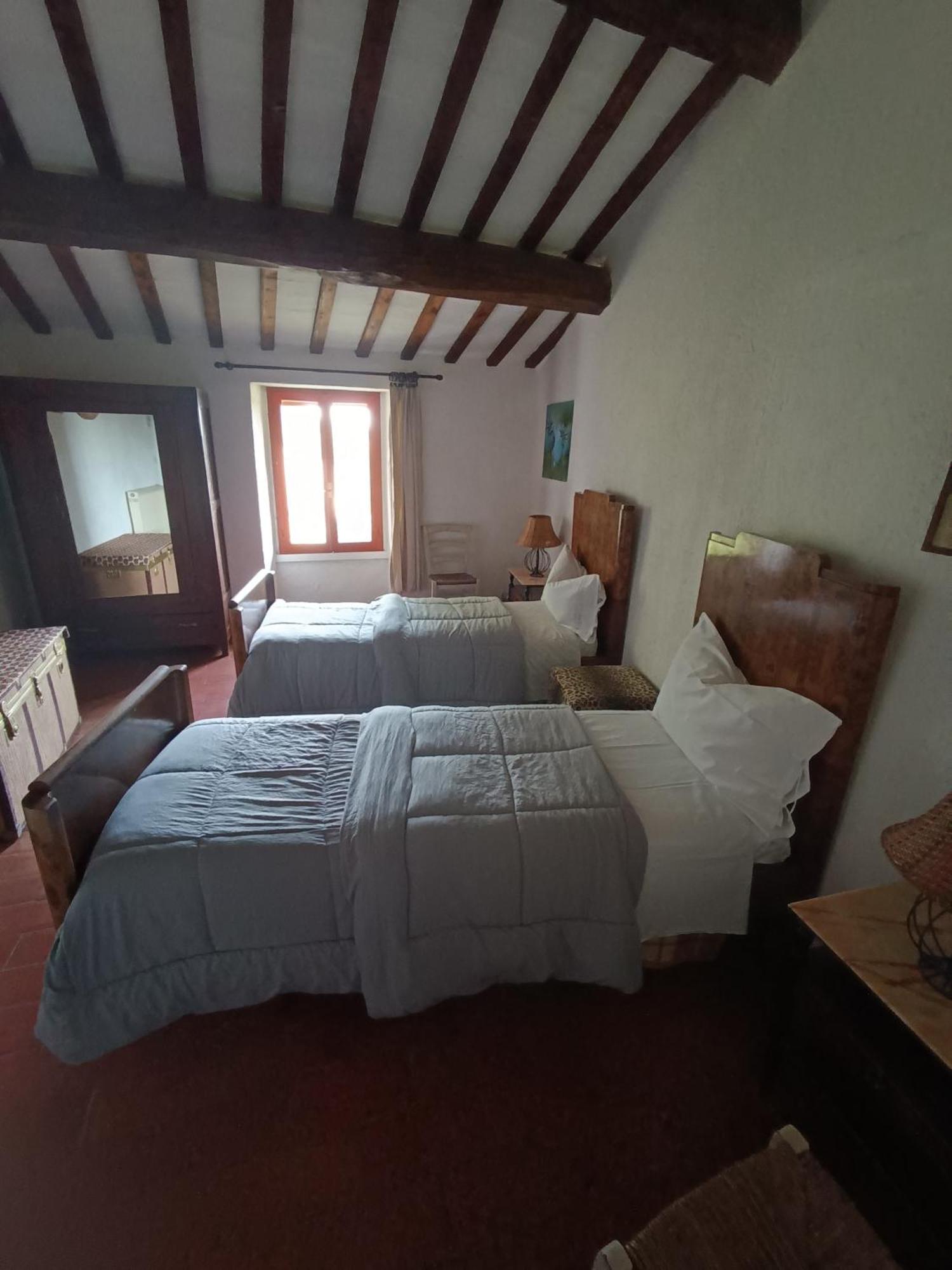 Pilgrim Rooms Gubbio Ruang foto