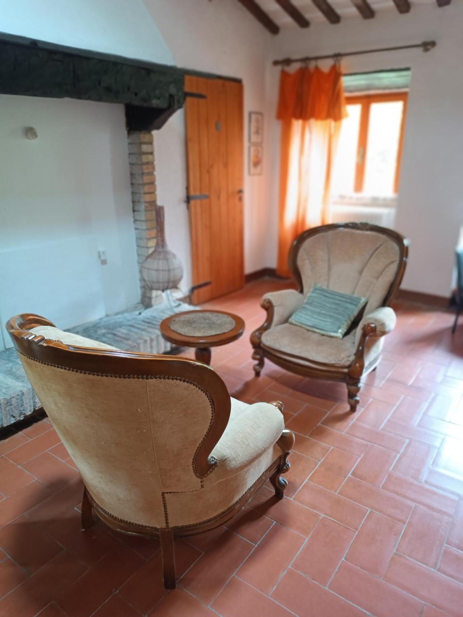 Pilgrim Rooms Gubbio Bagian luar foto